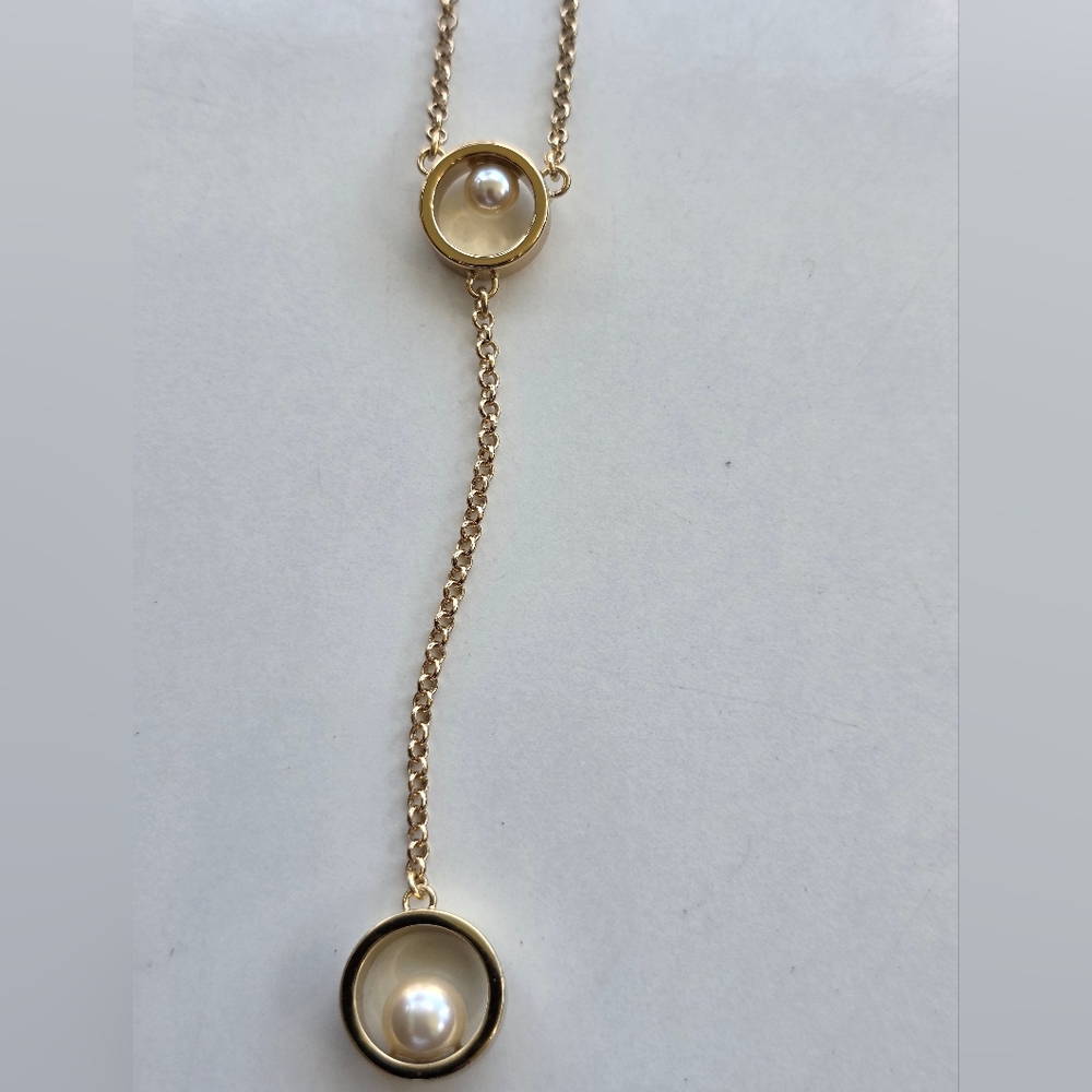 KARL LAGERFELD PARIS Gold-Tone Imitation Pearl Lariat Necklace 16" + 3" extender - Picture 5 of 9